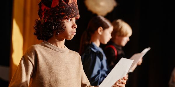 Çocuklar ve Gençler İçin Tiyatro Eğitiminin Özgüvene ve Sosyal Gelişime Etkisi